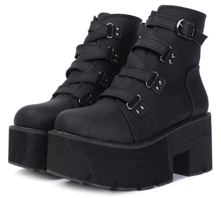 Layla Boots - Lethal Dreams