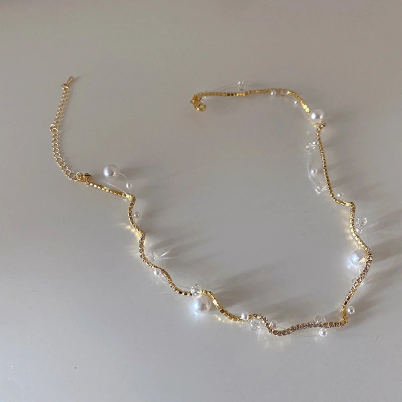 Elegant wavy choker rhinestone choker necklace decorated with pearls
